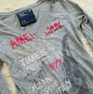 American Eagle long sleeve vneck